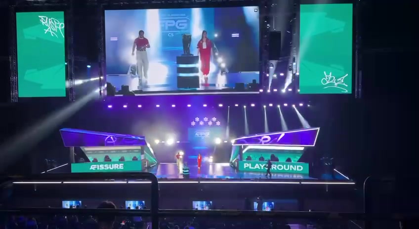 Live host segment